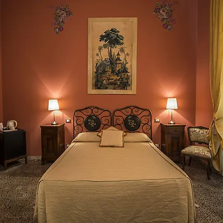 Relais San Lorenzo Historic Centre Rooms & Suites-3