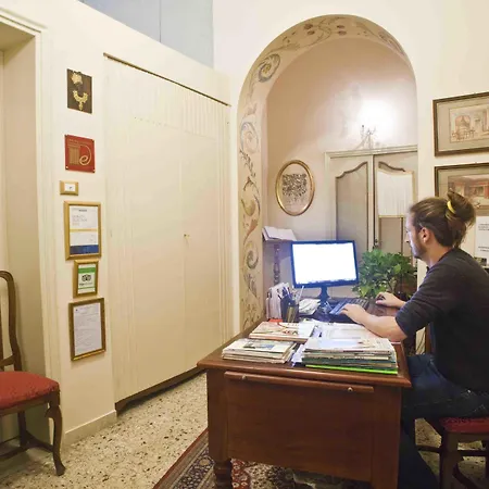 Relais San Lorenzo Historic Centre Rooms & Suites-2
